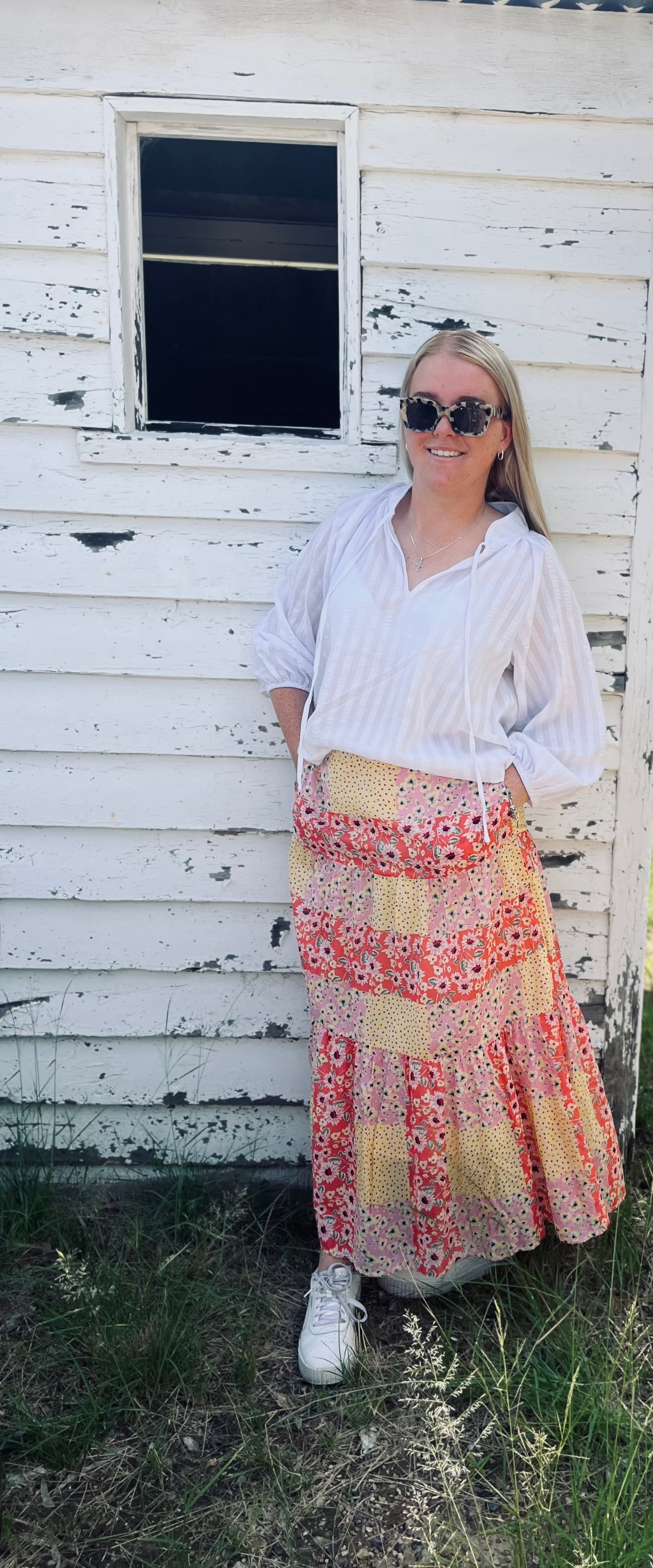 White mid sleeve shirt