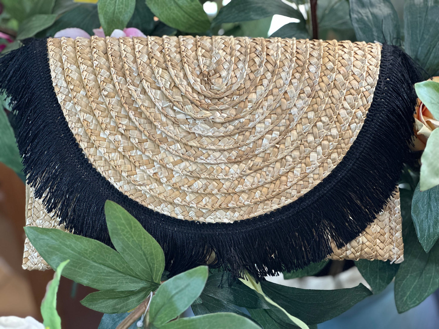 Wheat straw clutches