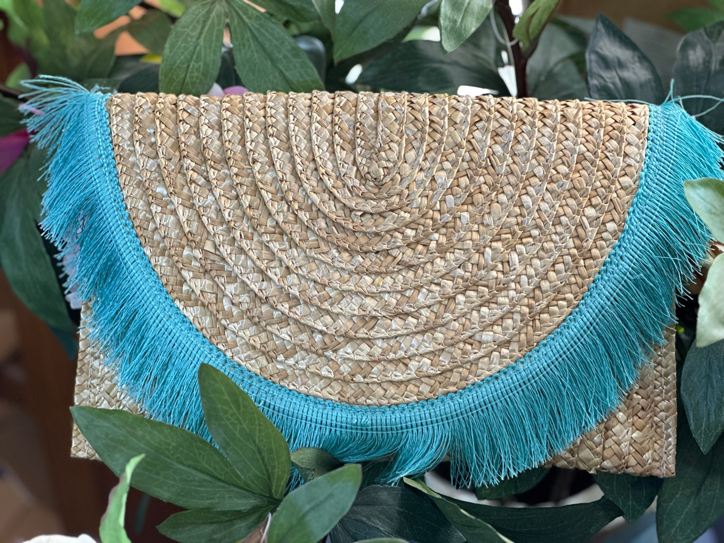 Wheat straw clutches