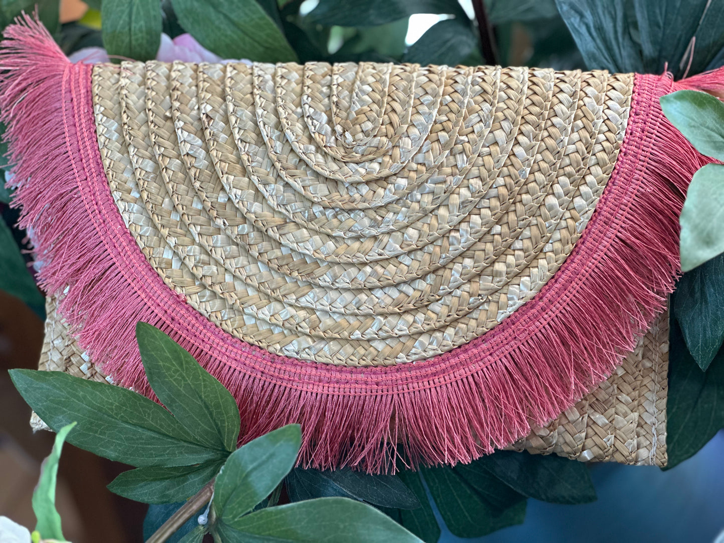 Wheat straw clutches