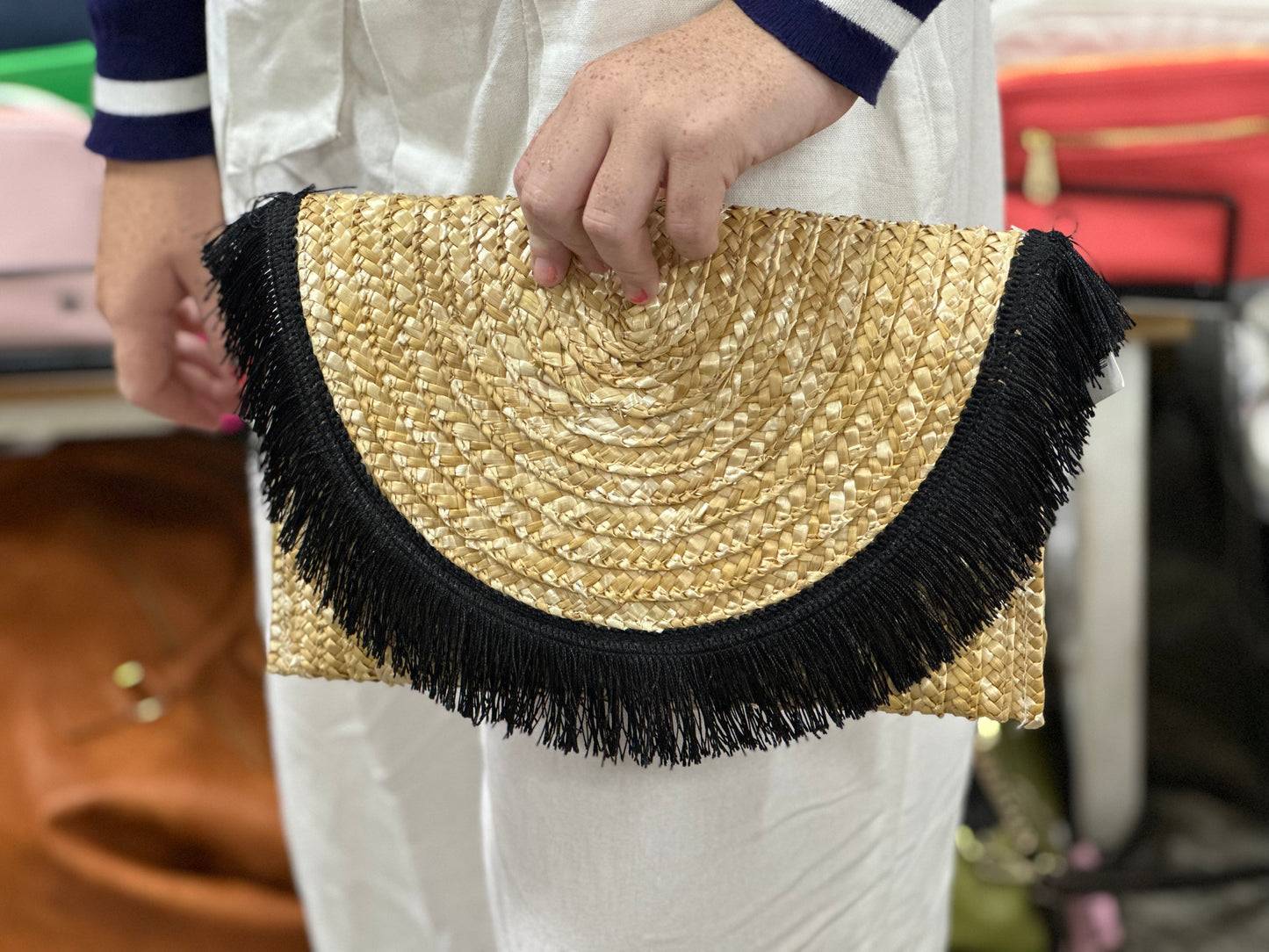 Wheat straw clutches