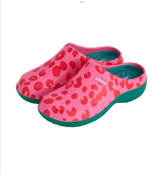 Pink and green Leppard print gummies